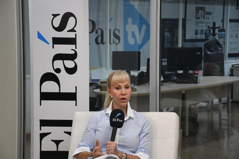 Cali: Entrevista con la Gobernadora del Valle del Cauca. Dilian Francisca Toro.