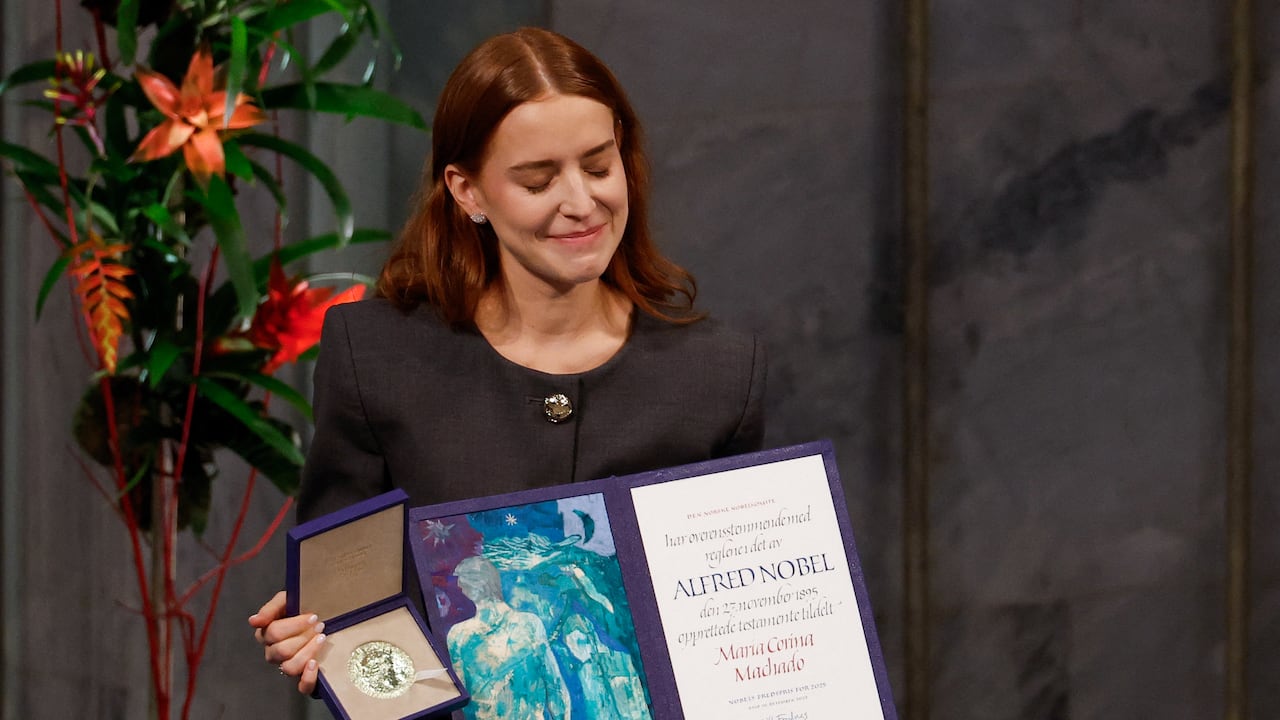 Ana Corina Sosa, hija de María Corina recibirá el premio en nombre de su progenitora.