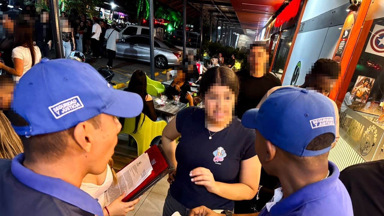 Con el fin de proteger a los niños, niñas y adolescentes, la Secretaría de Seguridad y Justicia, la Policía Metropolitana de Cali y Bienestar Familiar adelantaron anoche un operativo de control a establecimientos de rumba en el sector de Pance.