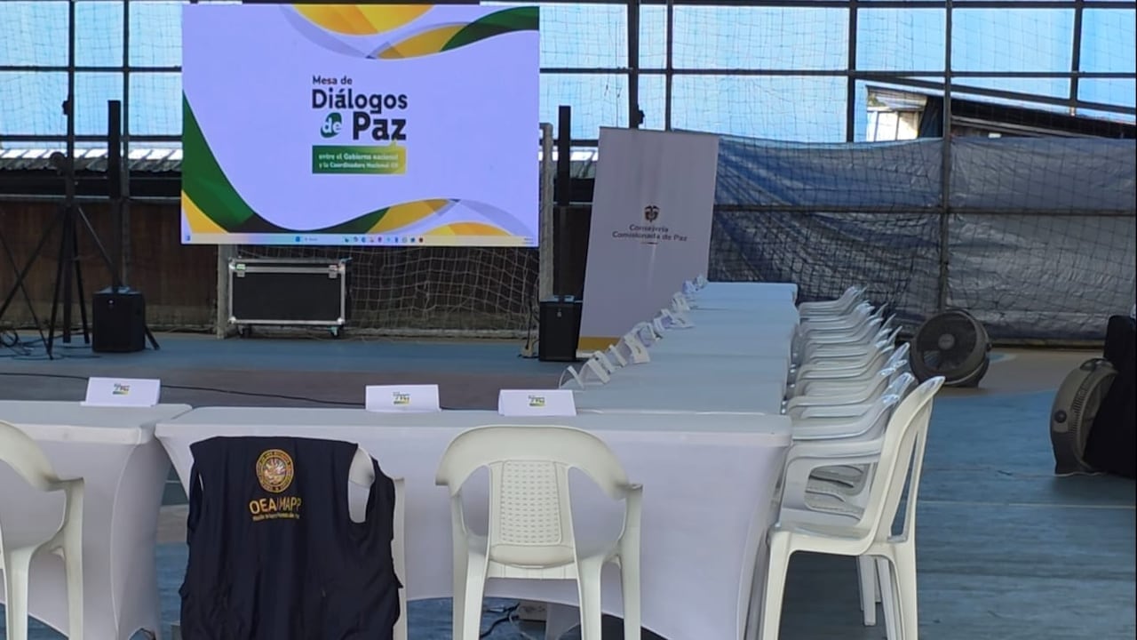 Armando Novoa, jefe de la delegación del Gobierno en la mesa de diálogos, aseguró que no se han incumplido acuerdos y que el proceso continúa avanzando con evaluaciones institucionales.