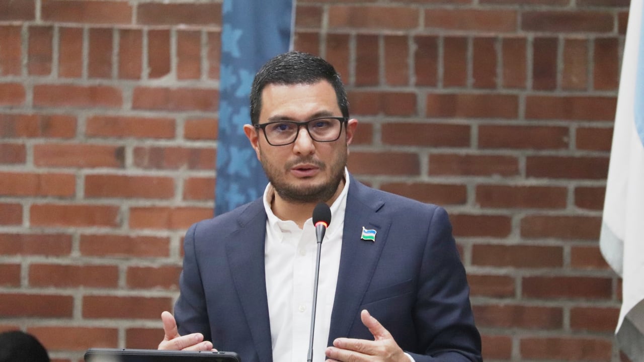 Diego Hau director de la UAESP en debate ante el concejo de Cali.