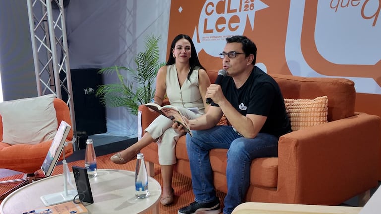 El escritor Dany Alejandro Hoyos habló en Cali Lee, con la periodista Juliana Londoño, sobre su segunda novela, Primavera.
