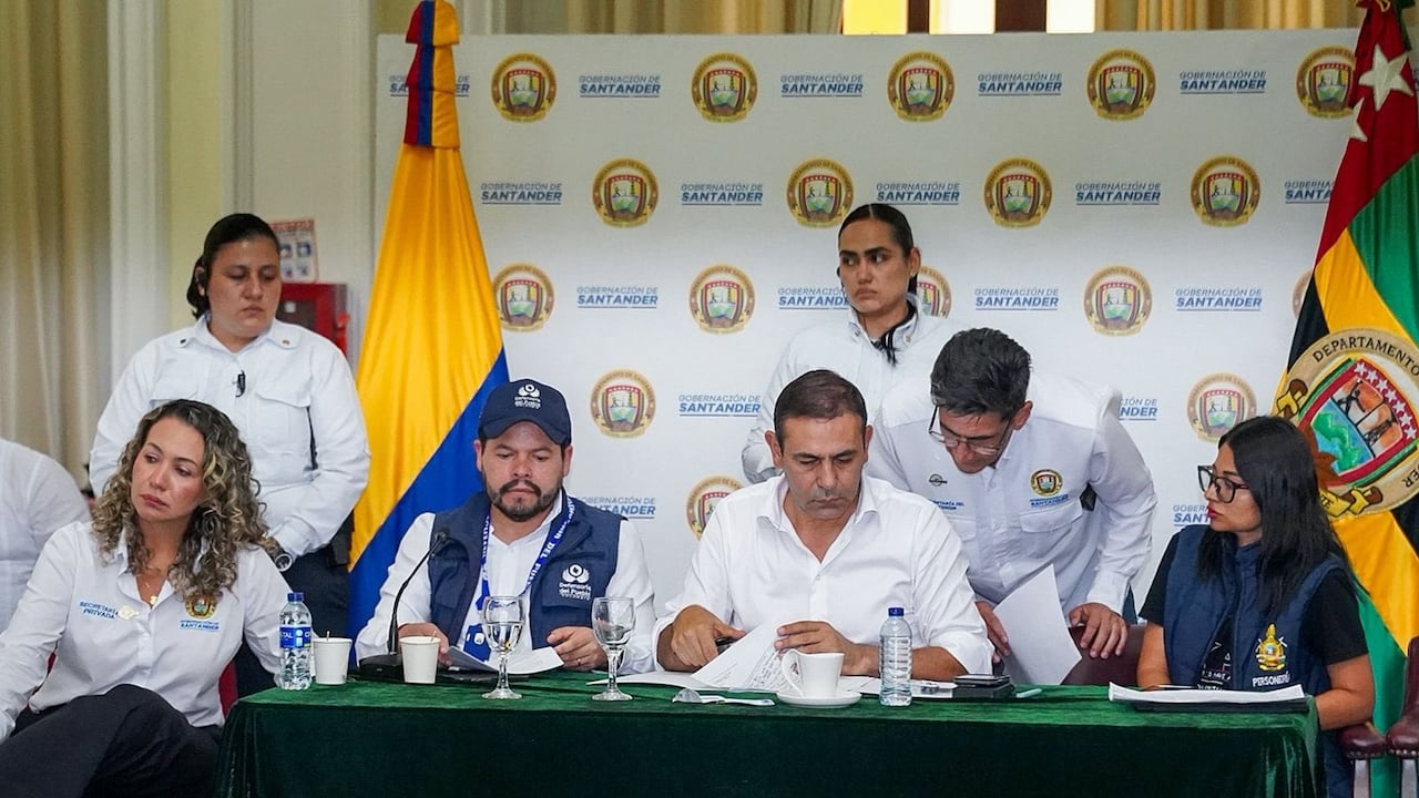 Mesa de concertación de las comunidades y la Gobernación de Santander ante impuesto predial.