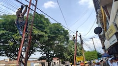 Cali: Cuadrillas de Emcali inician campaña "Cali sin enredos" direccionada a organizar los cables ubicados en los postes de luz en las vías principales de la ciudad.
