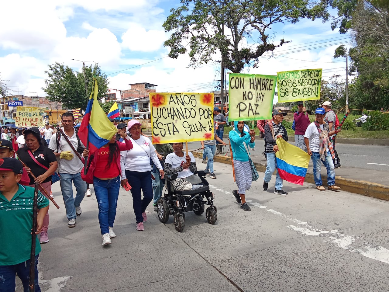 La movilización responde al llamado del presidente Gustavo Petro Urrego para respaldar el denominado salario mínimo vital.