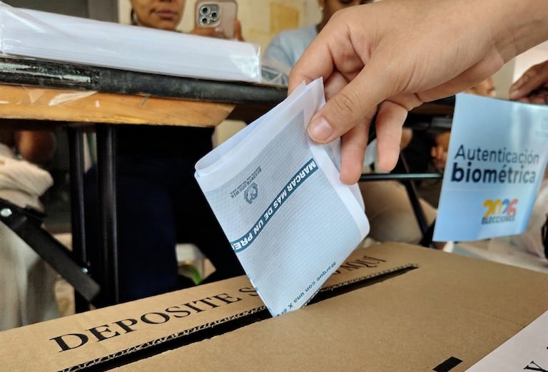 Para las elecciones presidenciales del 31 de mayo de 2026, un total de 41.421.973 ciudadanos están habilitados para votar en Colombia, según la Registraduría. Dentro de ese electorado, la población joven vuelve a perfilarse como uno de los sectores clave para definir los resultados.