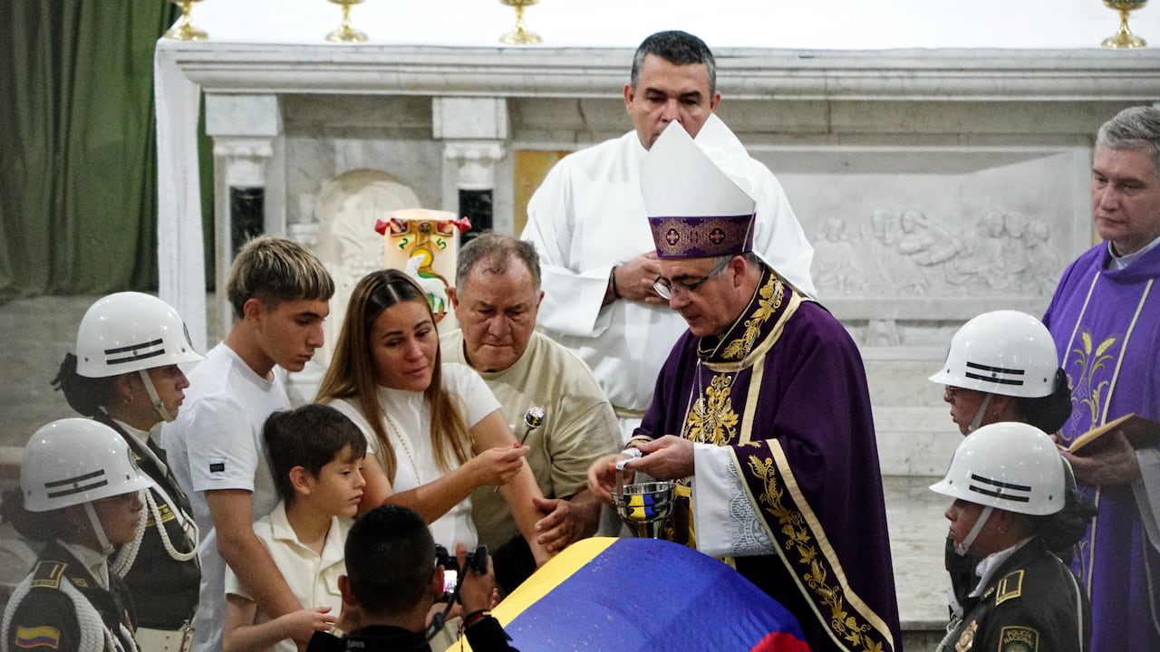 En Cali se realizó el sepelio del subintendente Jorge Leonardo Gómez, asesinado en Mariano Ramos: “murió cumpliendo su juramento”