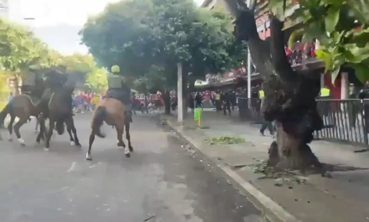 Disturbios en el estadio General Santander.