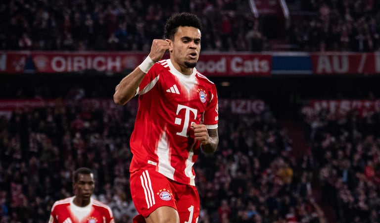 Luis Díaz celebra su gol contra el Borussia Monchengladbach.