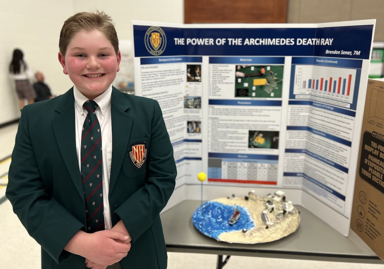 Brenden Sener, de 13 años, de London, Ontario, creó una versión en miniatura del rayo de la muerte de Arquímedes