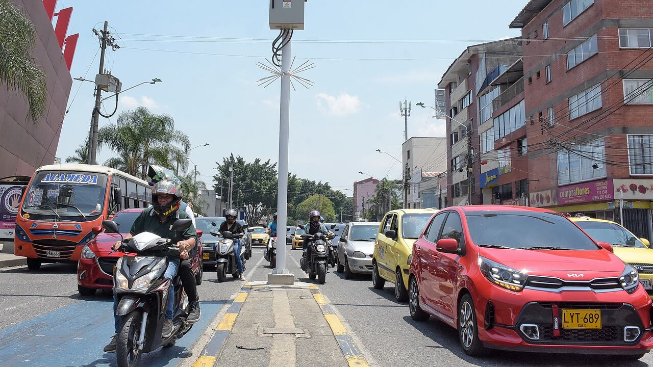 La Secretaría de Movilidad está pidiendo autorización para poder instalar 40 nuevas cámaras de fotodetección. Se espera que al menos el 50% de ellas queden funcionando en el 2024.