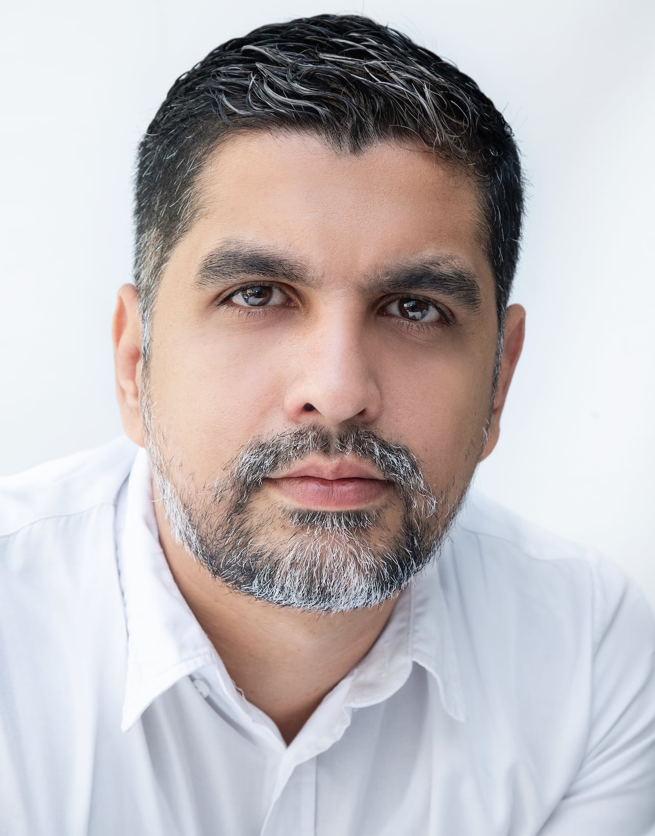 Luis Carlos Aldana es avalado por el partido Fuerza de la Paz.