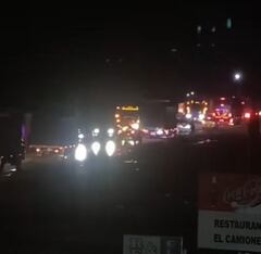 En la noche de este jueves 20 de noviembre, las autoridades lograron desbloquear la vía Panamericana, tramo Popayán-Pasto, tras casi un día completo de labores con maquinaria amarilla para retirar el derrumbe.