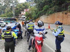 Personal de Tránsito y de la Policía Metropolitana de Cali realizan operativos en diferentes puntos de la ciudad.