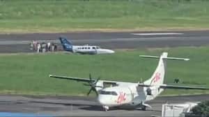 Al parecer la avioneta se salió de la pista por problemas en el tren de aterrizaje