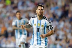 Lionel Messi, de Argentina, celebra tras marcar el segundo gol de su equipo durante el partido amistoso internacional entre Argentina e Islandia en el estadio Jordan-Hare el 9 de junio de 2026 en Auburn, Alabama.