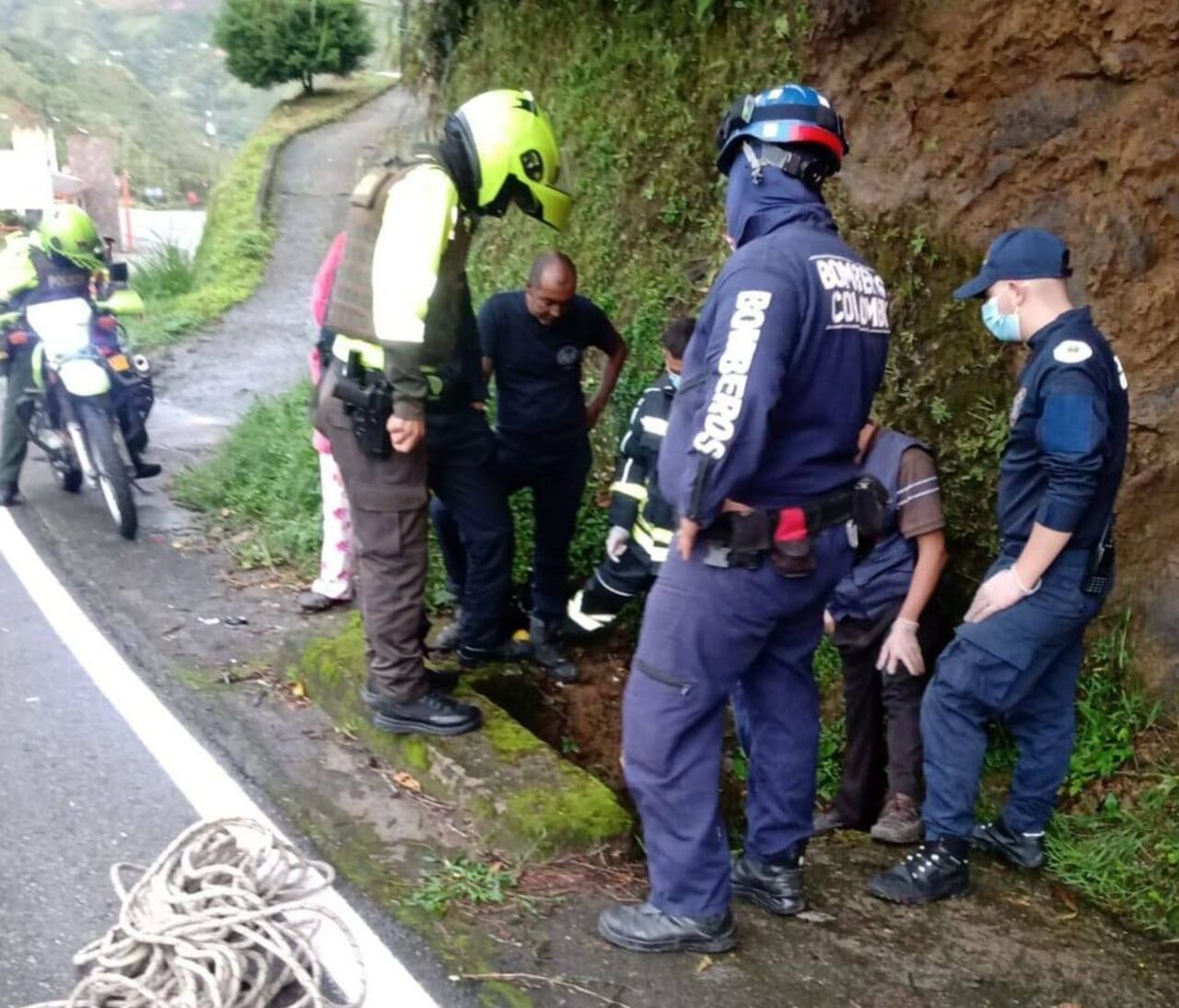 A esta hora se desconoce el nombre de la persona fallecida en este accidente de tránsito, indicaron las autoridades.