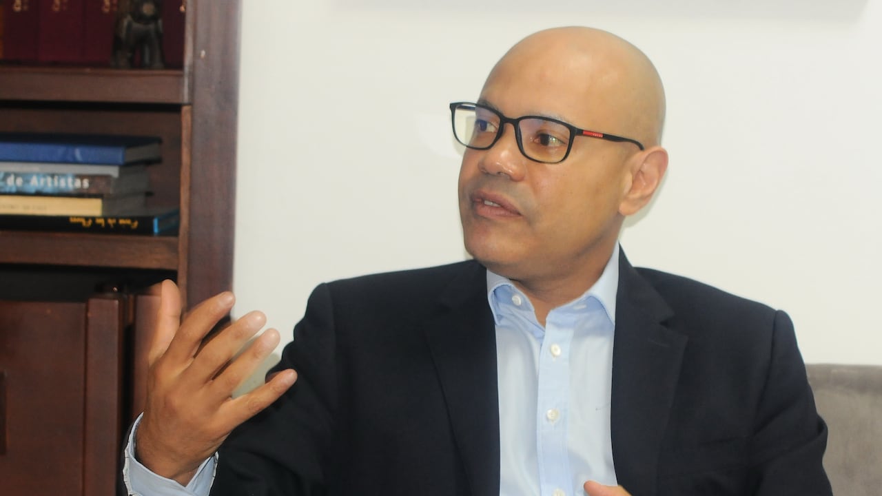 Juan Carlos Castro Lozano Director Ejecutivo de Ivest Pacific
