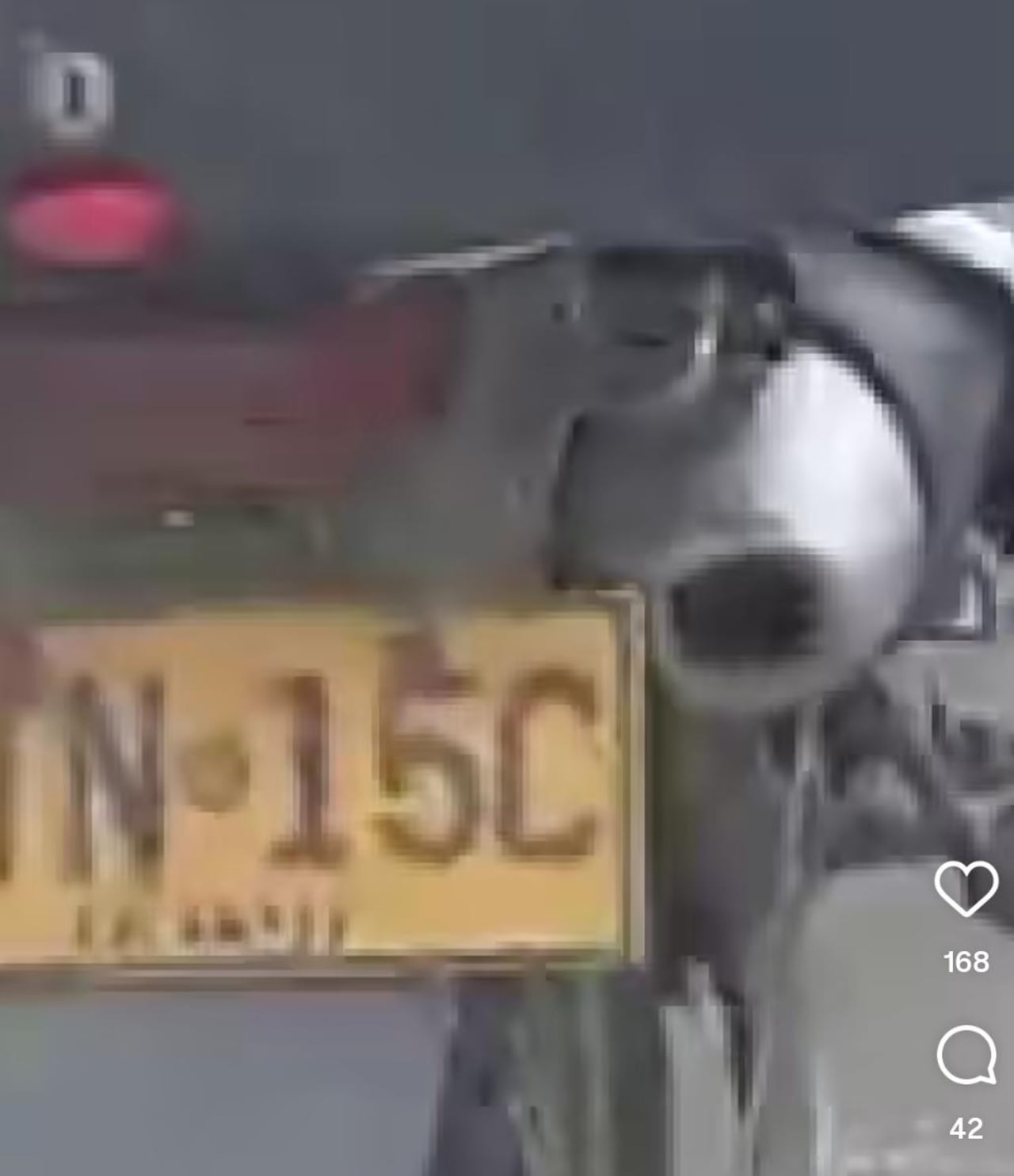 Según la denuncia, a la moto le quitaron las direccionales.