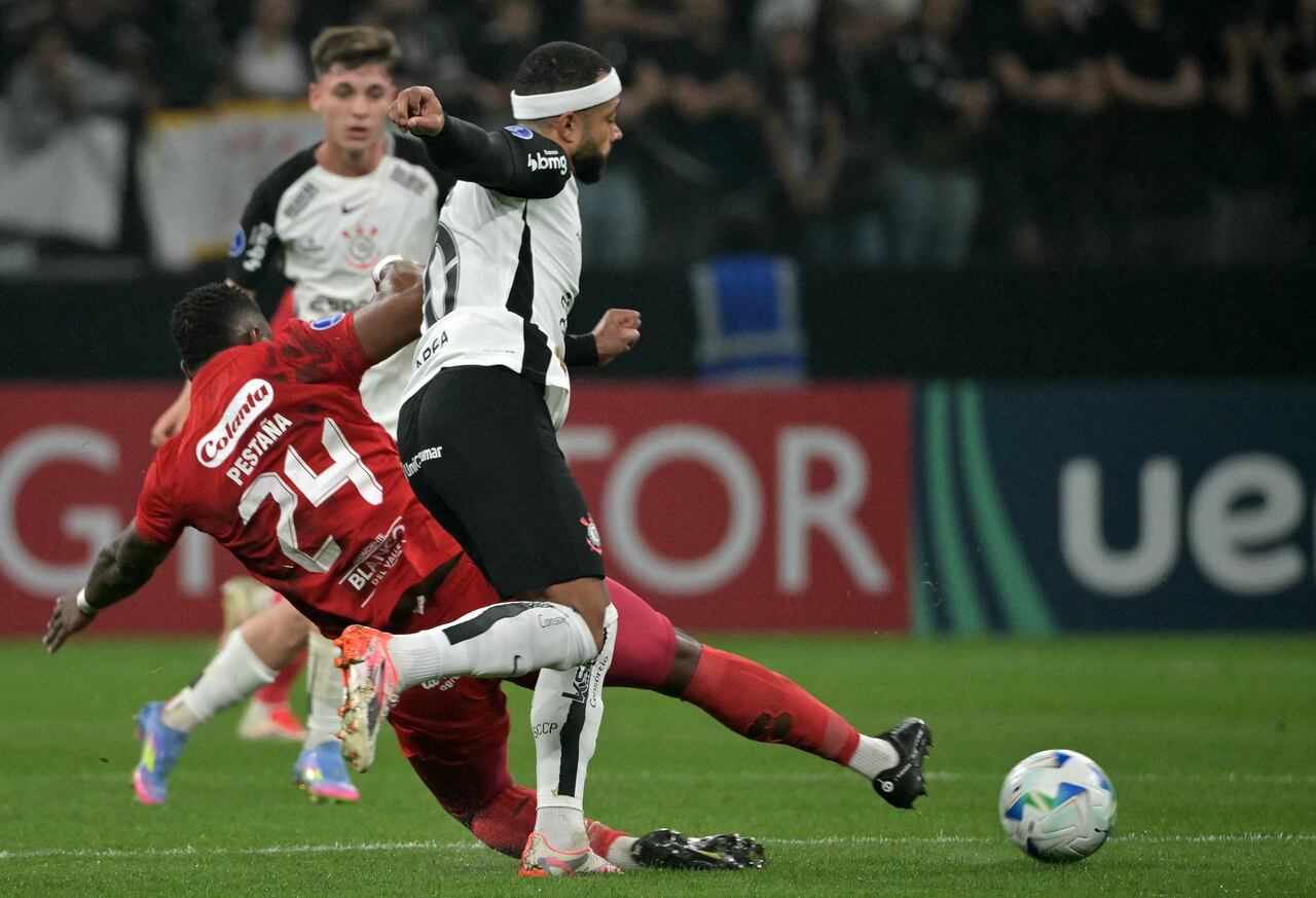 América Vs. Corinthians en Copa Sudamericana 2025.