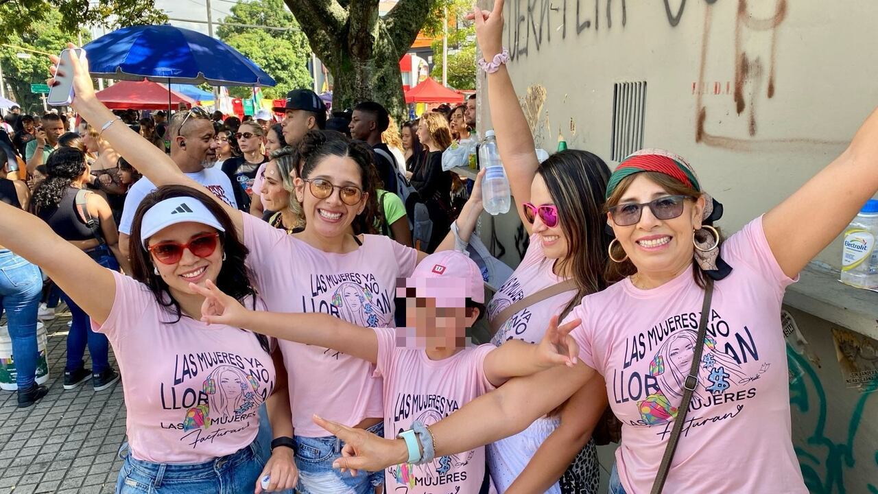 Miles de caleños y visitantes llegaron  desde muy temprano para ver esta noche a Shakira en el estadio Pascual Guerrero.
