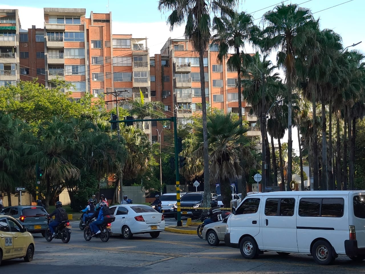Asamblea en Sameco y cierres en Univalle marcan inicio pacífico del paro