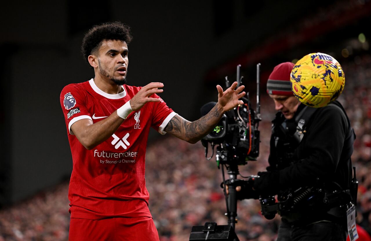 LIVERPOOL, ENGLAND - DECEMBER 17: (THE SUN OUT, THE SUN ON SUNDAY OUT) Luis Diaz of Liverpool during the Premier League match between Liverpool FC and Manchester United at Anfield on December 17, 2023 in Liverpool, England. (Photo by Andrew Powell/Liverpool FC via Getty Images)