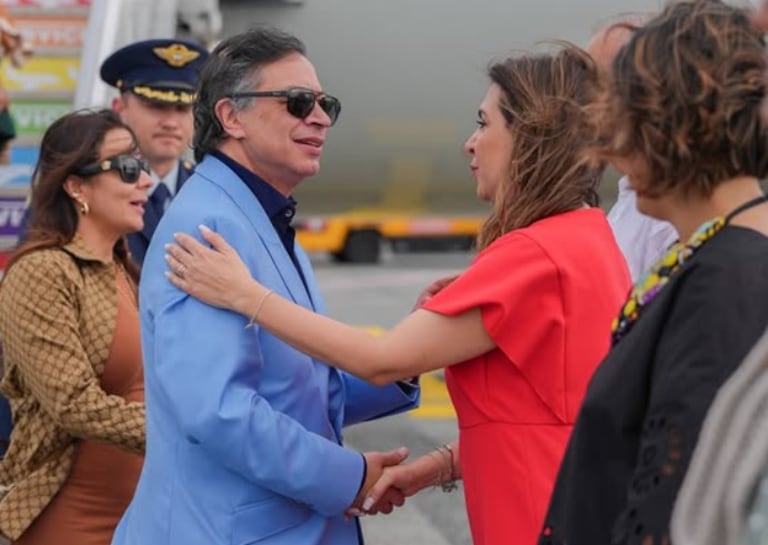 Gustavo Petro afirmó en su cuenta de X que no fue recibido por autoridades del gobierno italiano a su llegada a Roma