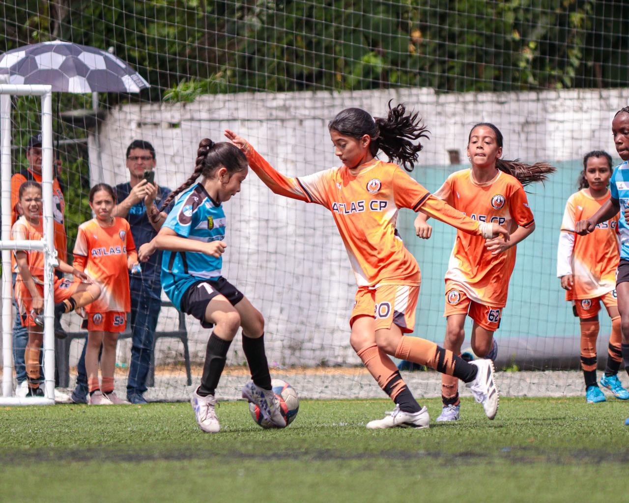 Equipos campeones y subcampeones celebraron el cierre del certamen Interclubes en varias categorías.