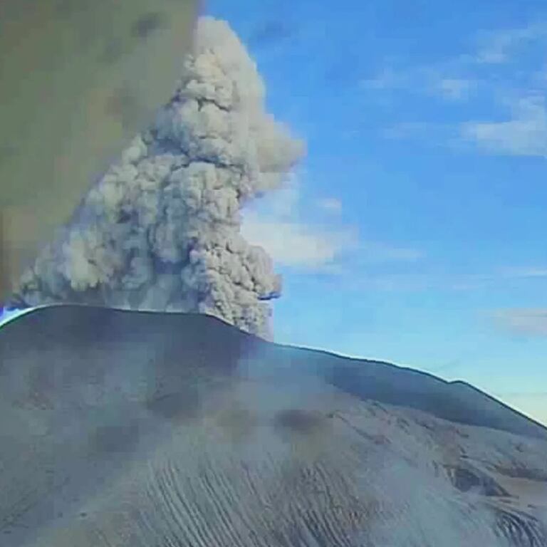 El SGC y las autoridades de Puracé les recomendó a las comunidades aledañas al volcán no acercarse a la zona del cráter debido al riesgo de exposición a gases o emisiones de ceniza.