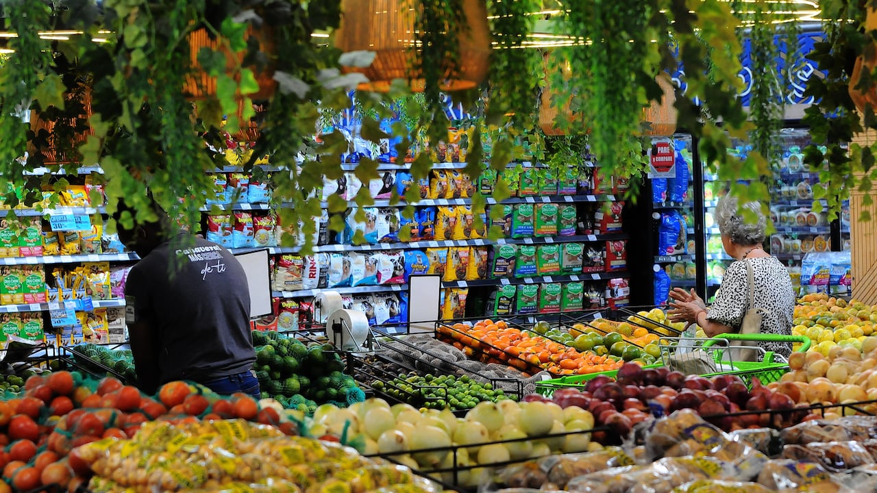 Cali: Cuanto cuesta mercar en Cali ?. Incremento de los precios en la galería y supermercados de la ciudad. Foto José L Guzmán. El País, sept 14-23