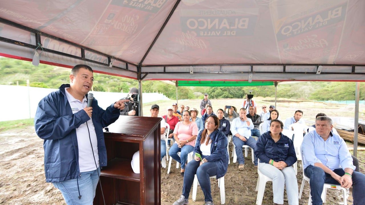 Se puso la primera piedra de la Planta de Tratamiento de aguas residuales, Ptar, en el Dovio. Valle del Cauca. Foto: cortesía CVC