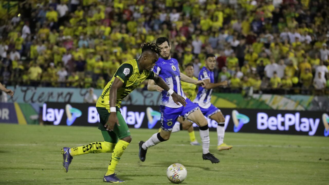 Imagen del partido de la fecha 4 del segundo semestre de la Liga colombiana 2023 entre Atlético Huila y Alianza Petrolera en el estadio Guillermo Plazas Alcid de Neiva.
