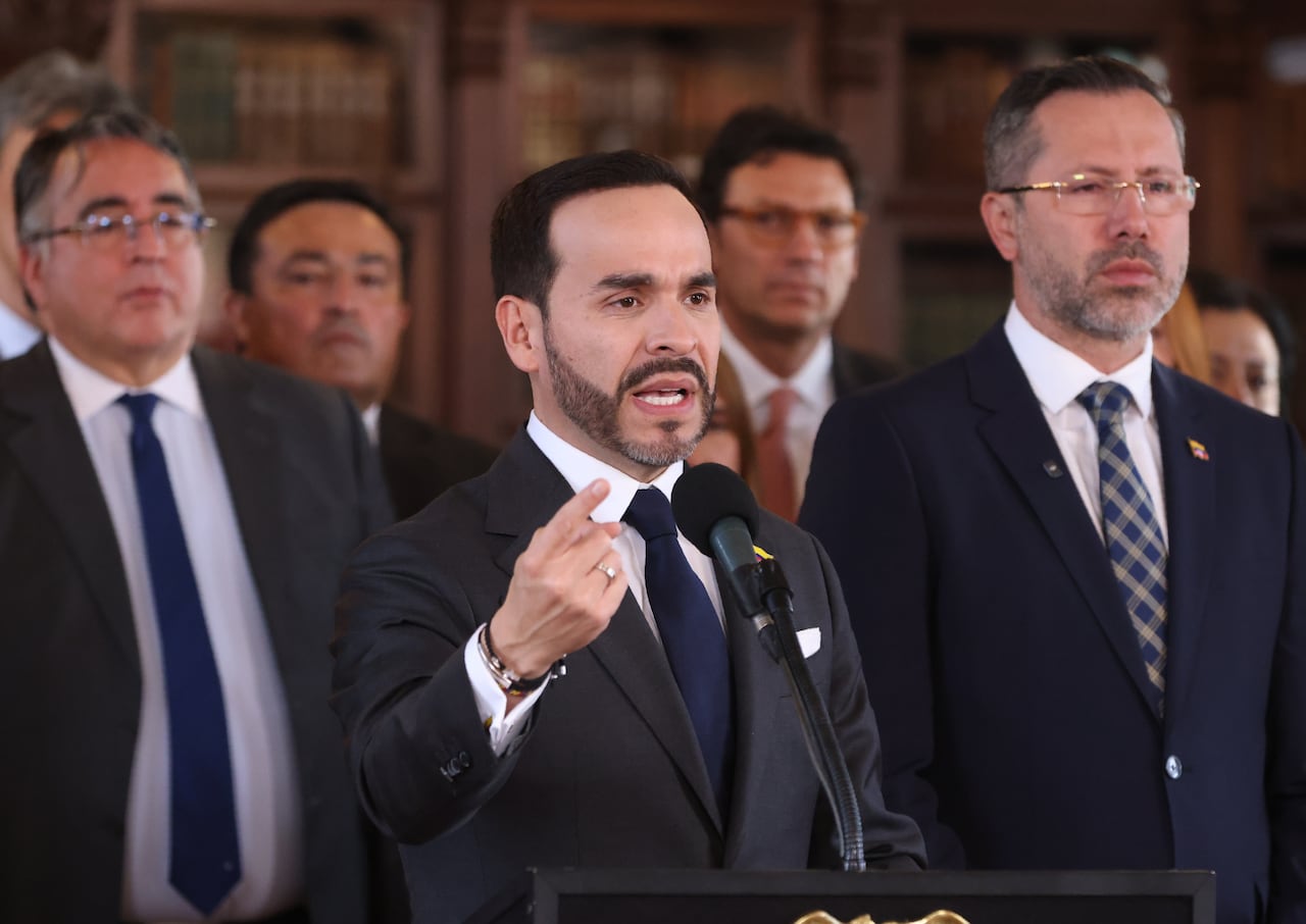 Presidente Abelardo de la Espriella se reunió con el sector asegurador, principalmente con representantes de Fasecolda, con el objetivo de coordinar la reconstrucción de Colombia después del terremoto del 10 de agosto
19 agosto 2026