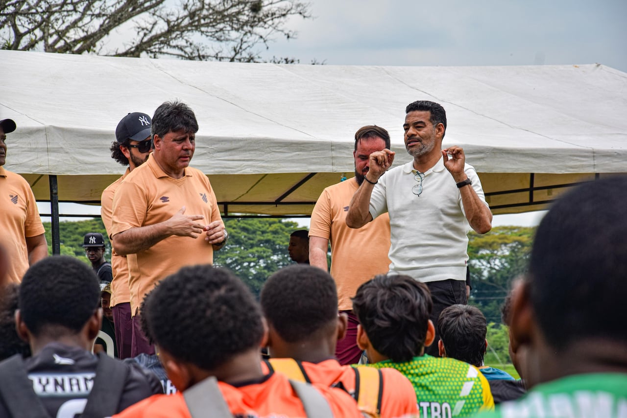 Equipo de Scouting del Club Athetico Paranaense, con apoyo del Ejército Nacional, llegó a Colombia para conocer jóvenes talentos del fútbol de comunidades vulnerables.