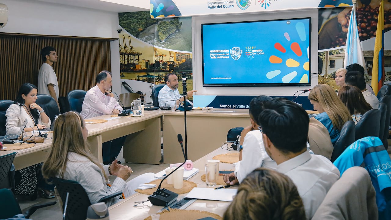 Mesas de concertación entre delegados de la Gobernación, la Alcaldía de Cali y el sector empresarial