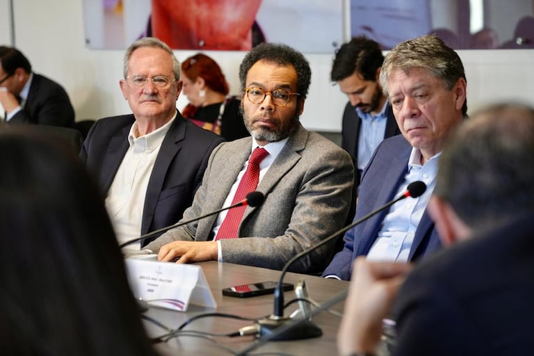 En la primera jornada de encuentro de los integrantes de la mesa tripartita para la negociación del salario mínimo participaron varios gremios económicos en representación de los empresarios.