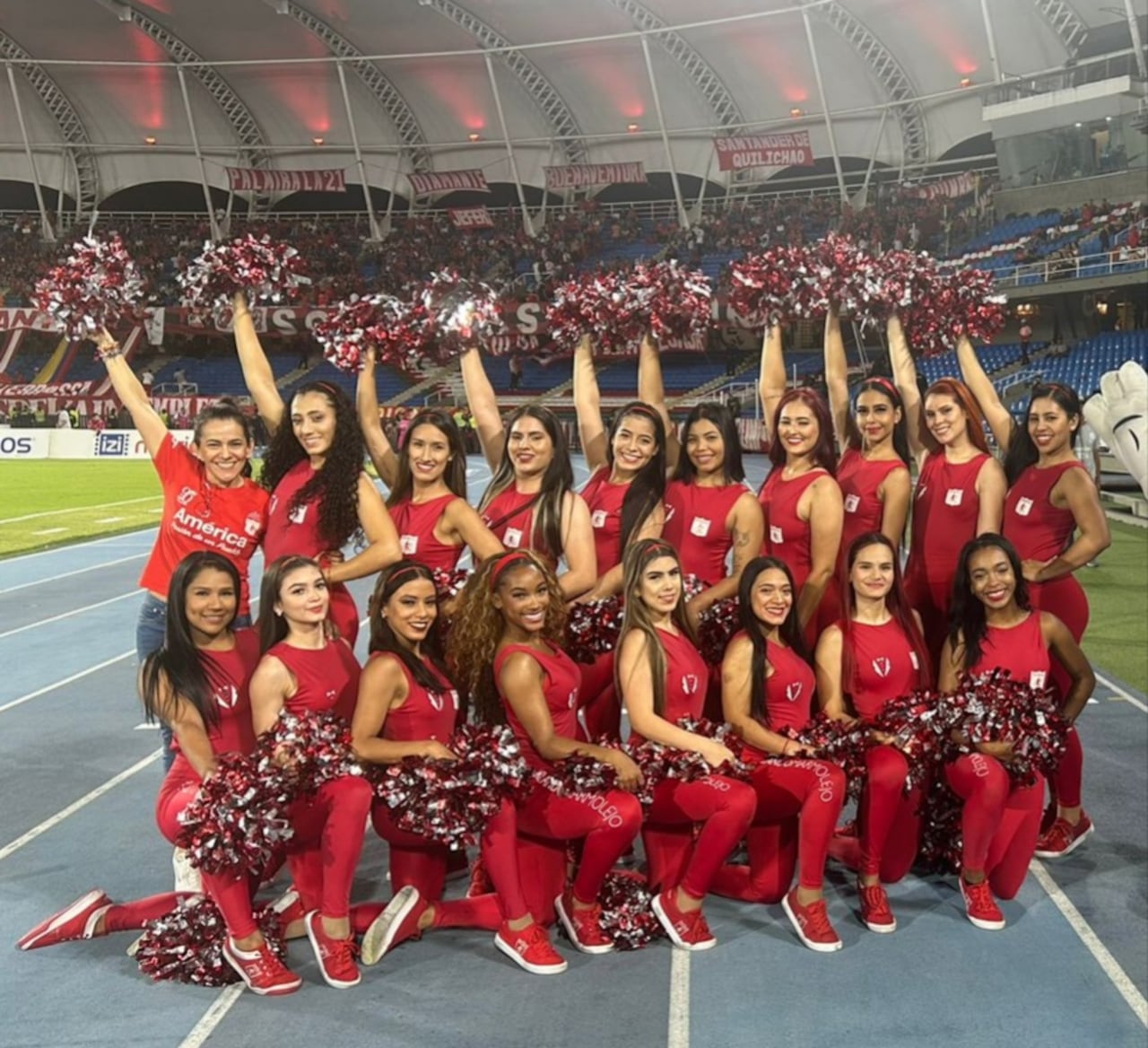 Desde 1979, las porristas del América de Cali acompañaron al equipo en el Pascual Guerrero con sus coreografías y presentaciones.