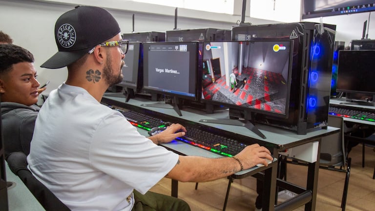 Programa de becas para jóvenes en Medellín