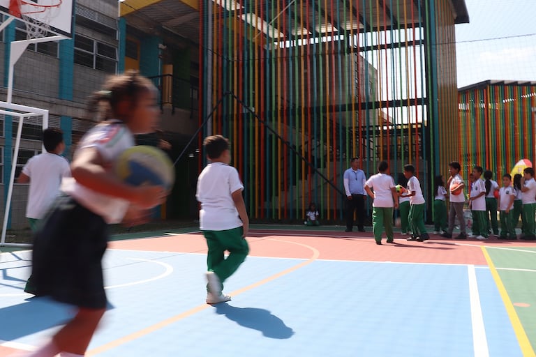 Remodelación de la sede Fernando de Aragón de la institución Educativa Evaristo García. Varios colegios públicos de Cali están en procesos de remodelación.