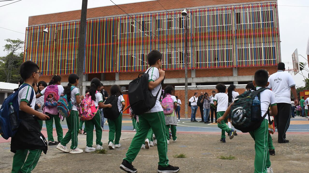 Cali: Inauguración de la Planta Física de la sede Luis Enrique Montoya, de la Institución Educativa Rodrigo Lloreda Caicedo, Ministro de Educación, José Daniel Rojas y Alcalde Cali, Alejandro Eder.