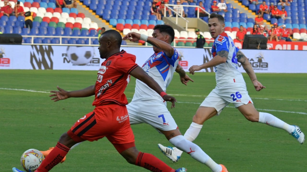 En el estadio Pascual Guerrero , partido amistoso América de Cali vs Cerró Porteño del Paraguay
