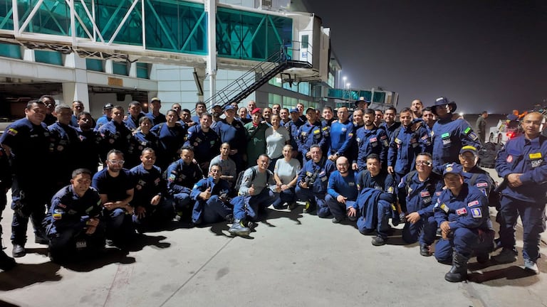 Los integrantes del cuerpo de auxilio regresó a la capital del Valle luego de prestar sus servicios en Venezuela.
