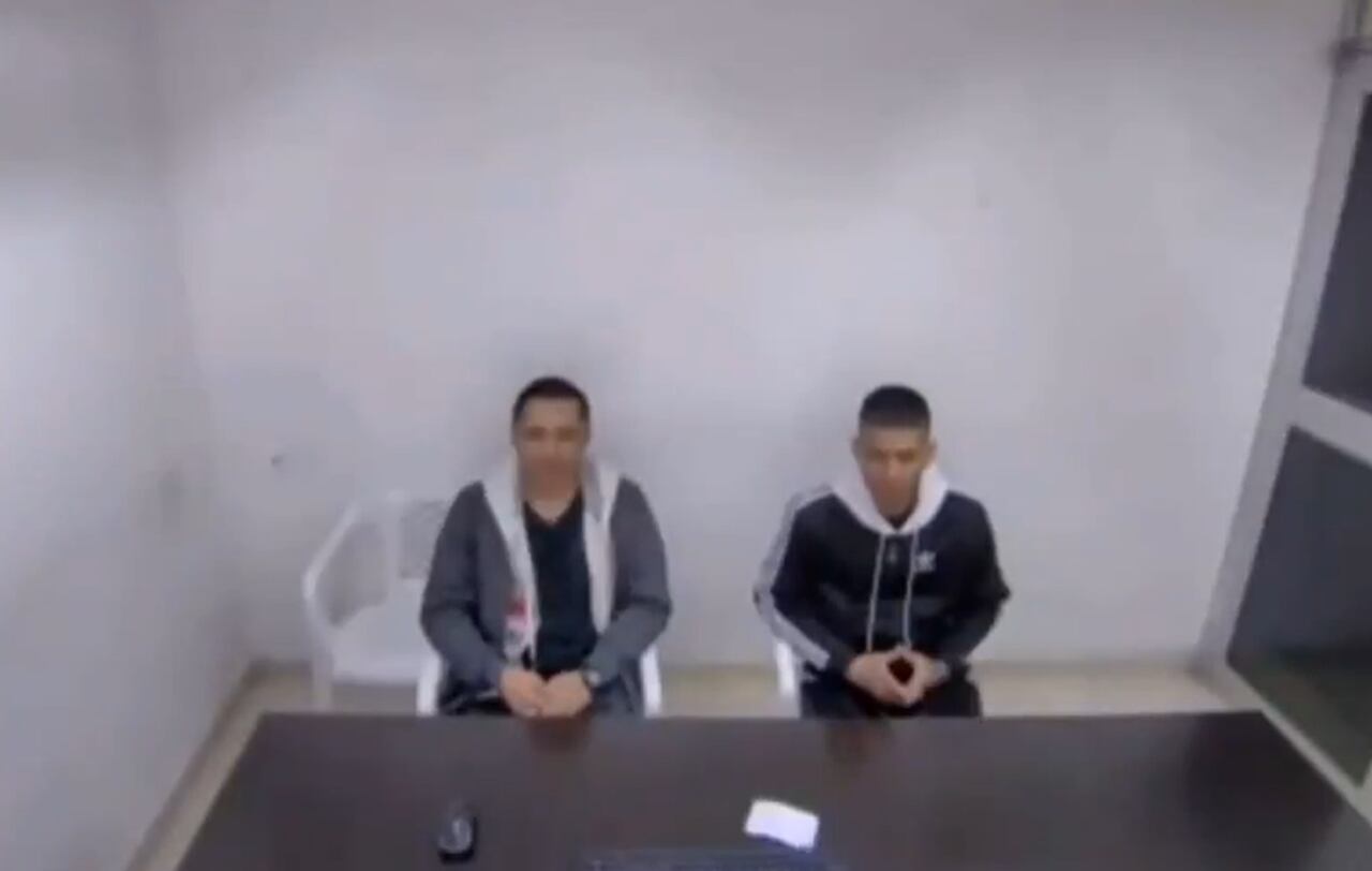 Un juez condenó a Jhorman David Mora Silva, alias 'Caleño', a 15 años y 8 meses de prisión, y a Cristian Camilo González Ardila a 11 años y 7 meses de prisión, quienes confesaron su participación en la planeación y ejecución del magnicidio de Miguel Uribe.