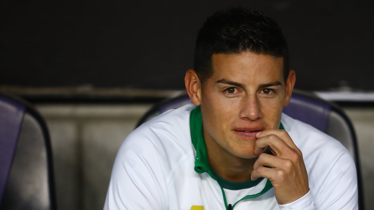 MAZATLAN, MEXICO - JANUARY 31: James Rodriguez of León looks on during the 5th round match between Mazatlan FC and Leon as part of the Torneo Clausura 2025 Liga MX at Estadio El Encanto on January 31, 2025 in Mazatlan, Mexico. (Photo by Sergio Mejia/Getty Images)