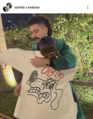 Video en el que aparecen Camilo y Evaluna bailando para recibir el año nuevo.