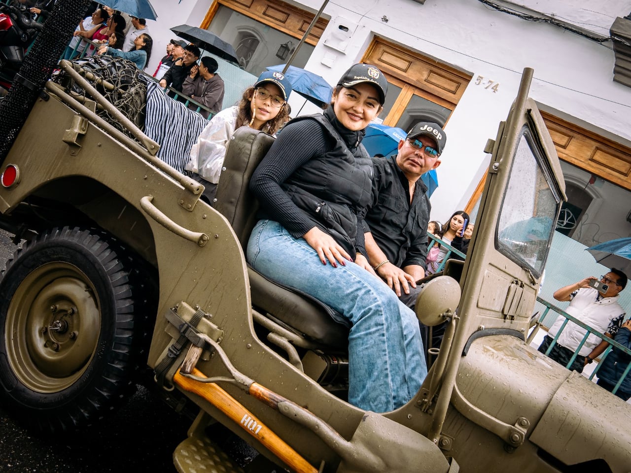 “Este desfile es más que una exhibición de motores y carrocerías impecables; es un viaje en el tiempo que conecta generaciones y que nos recuerda que el turismo también se construye con memoria, pasión y comunidad. Eventos como este fortalecen nuestra cadena turística, dinamizan la economía y proyectan a Popayán”, expresó el alcalde de Popayán, Juan Carlos Muñoz Bravo.