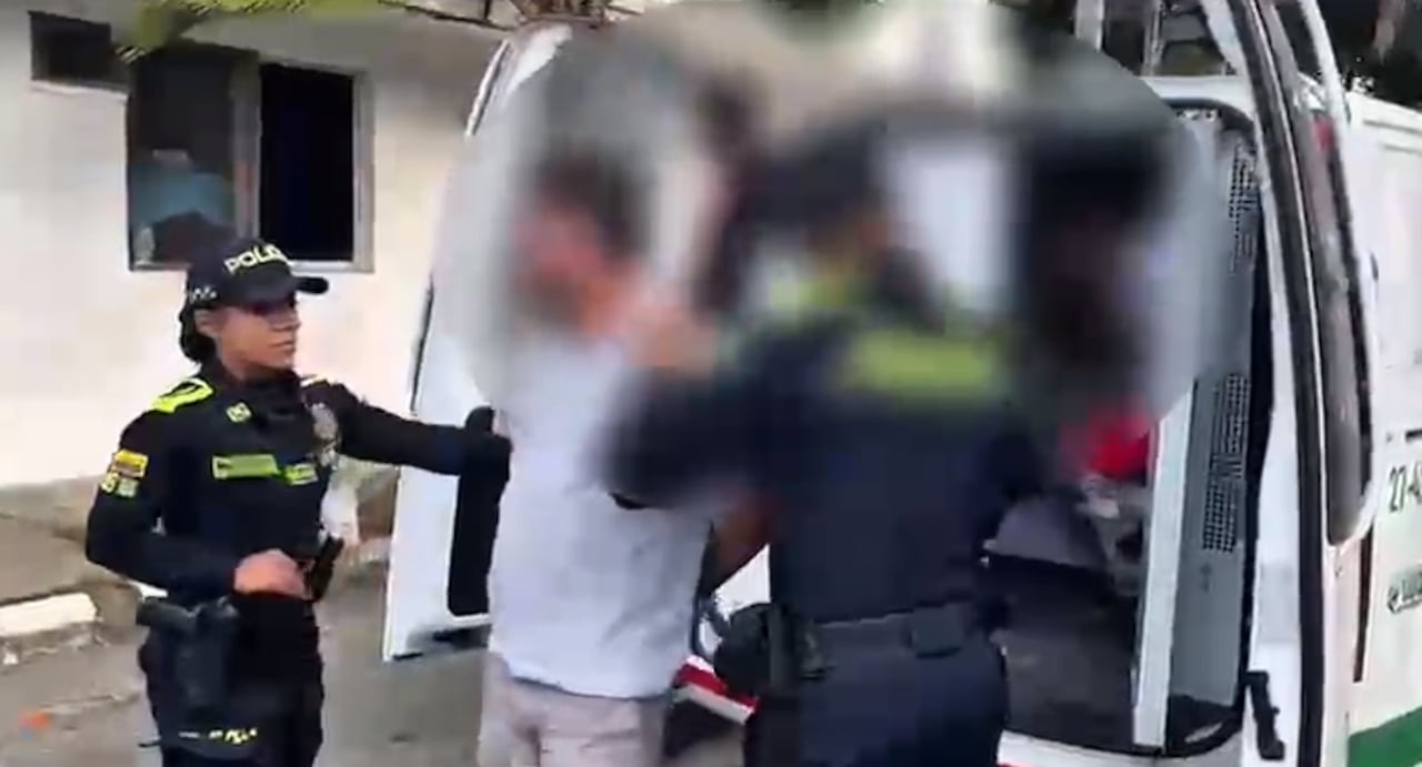 El procedimiento policial se concentró en las calles del barrio Chapinero, una zona de constante movimiento comercial.