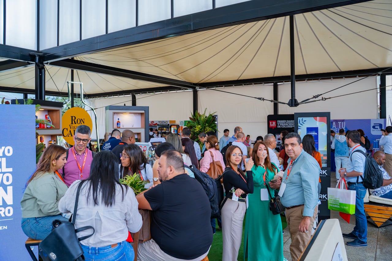 La integración entre canales físicos y digitales marca el nuevo estándar del retail a nivel global.