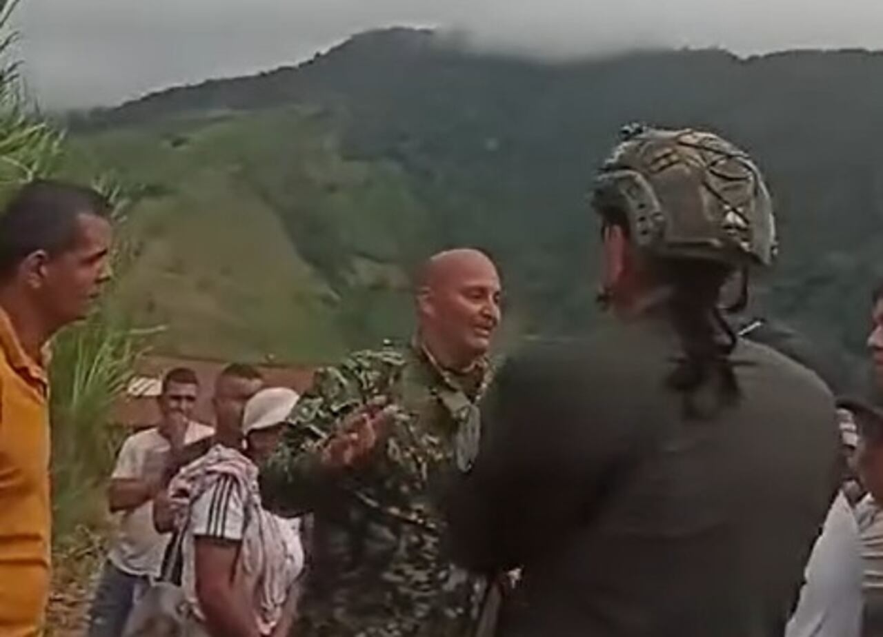 A pesar del alto perfil del oficial, y de liderar operaciones contra el narcotráfico en el Cauca, este militar se movilizaba sin esquema de seguridad por la ciudad de Popayán.